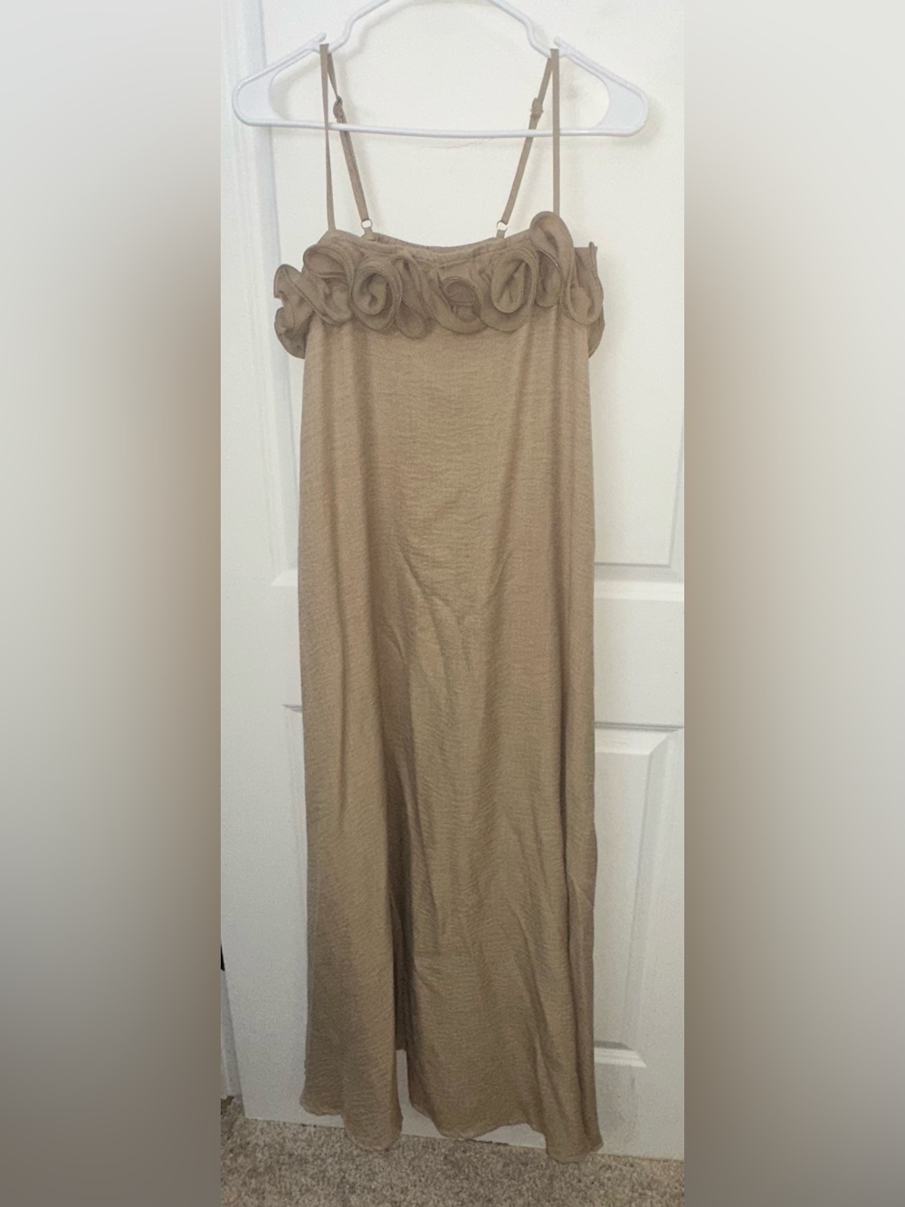 Beige Maxi Dress with Ruffle Front Size M